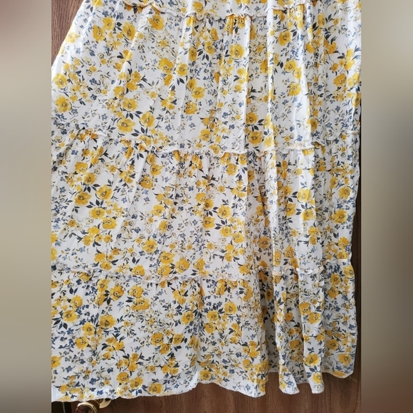 Ultra Flirt Yellow Floral Dress - Picture 2 of 11